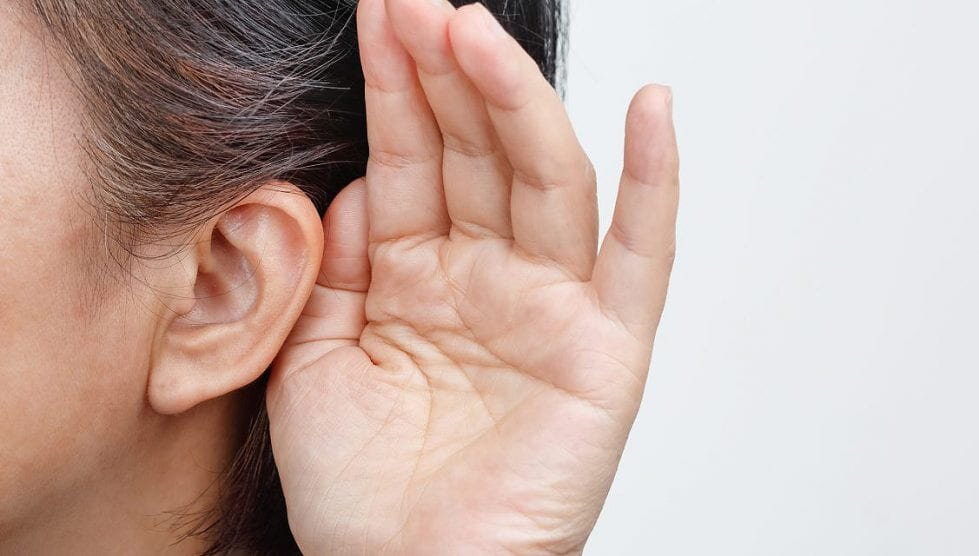 خانم های میانسال بهداشت گوش را جدی بگیرند