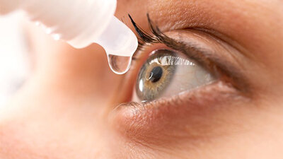 خشکی چشم چگونه اتفاق می‌افتد/ خطر ورود مواد آرایشی به چشم