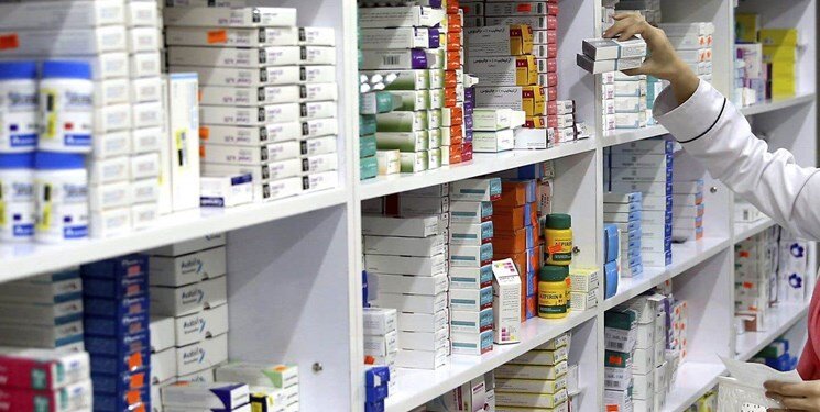 ۵۰ درصد کمبودهای دارویی رفع شد/ تدوام واردات آنتی‌بیوتیک و سرم
