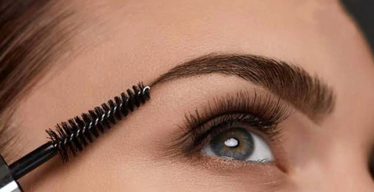 6+1 ترفند ساده برای لیفت کردن ابرو در خانه