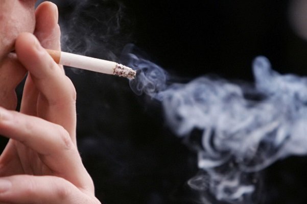 پول «سلامت» با حذف مالیات بر سیگار «دود» می شود
