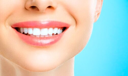 ایمپلنت دندان چیست؟ چگونه انجام می شود؟