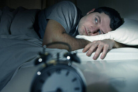 مشکل خوابی که شما را زودتر پیر می‌کند