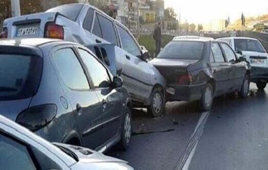 تصادفاتی که زنجیر وار جان میگیرد تصادفاتی که زنجیر وار جان میگیرد