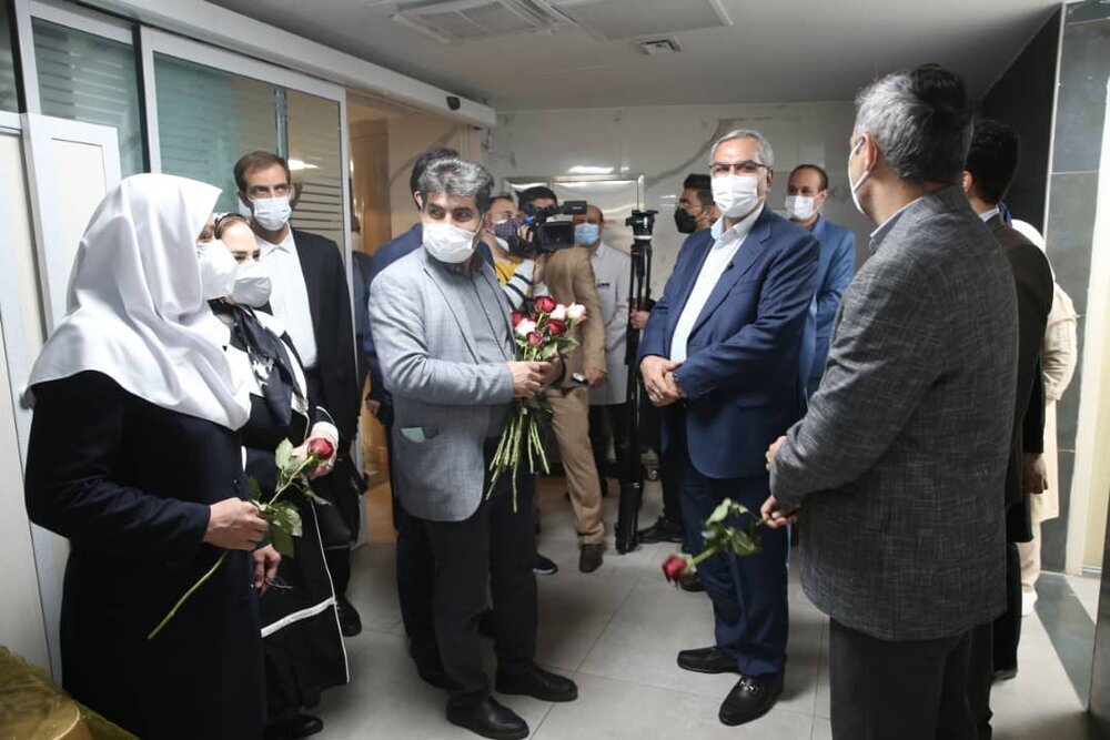 آقای وزیر! پرستاران شاخه گُل نمی خواهند/ وعده های پرستاری چه شد آقای وزیر! پرستاران شاخه گُل نمی خواهند/ وعده های پرستاری چه شد