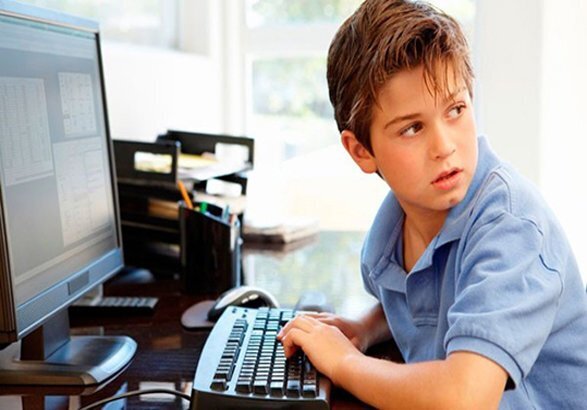 با اعتیاد کودکان و نوجوانان به اینترنت چگونه باید برخورد شود؟ 