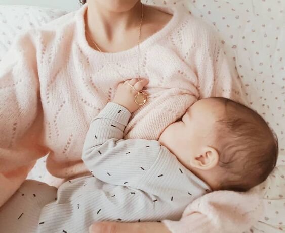 شیرمادر موجب تقویت قدرت مغز کودک می شود شیرمادر موجب تقویت قدرت مغز کودک می شود