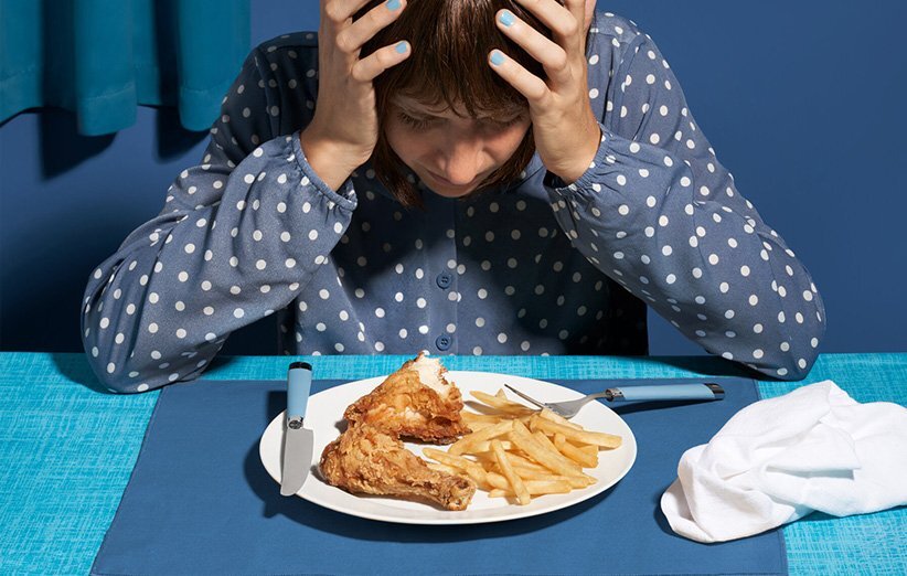 چه غذاهایی باعث تحریک میگرن میشود چه غذاهایی باعث تحریک میگرن میشود