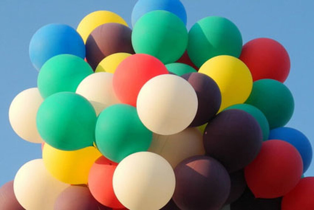 درتولدها از وسائل خطرناک استفاده نکنید درتولدها از وسائل خطرناک استفاده نکنید