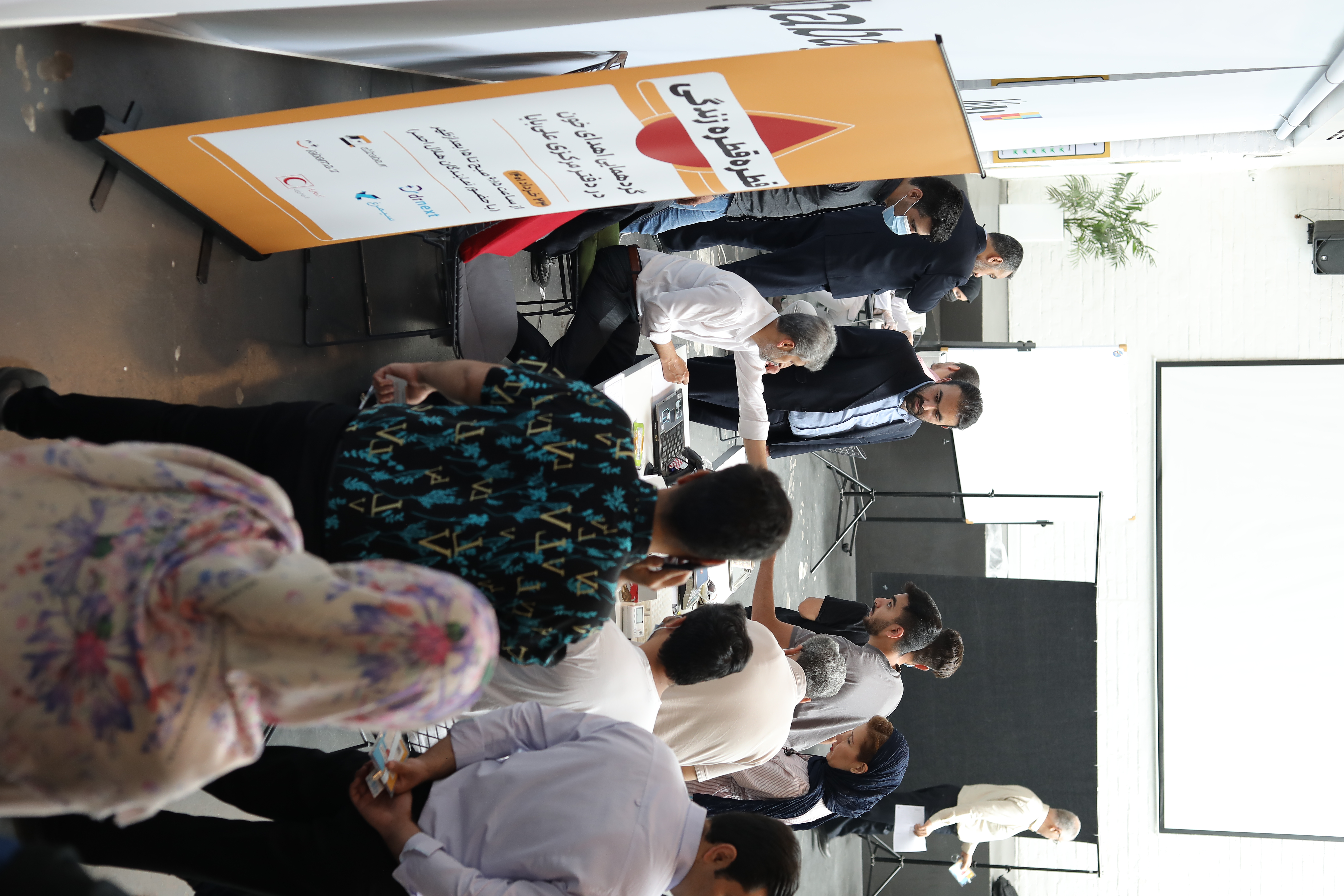 برگزاری کارزار اهدای خون در کارخانه نوآوری آزادی به دعوت دکترنکست