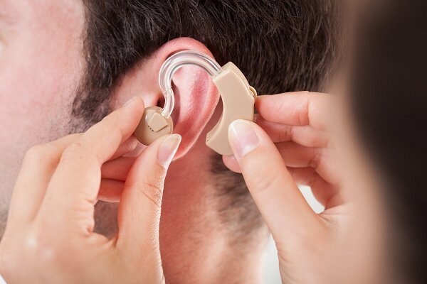 اختلاف قیمت سمعکها؛ نتیجه دو نرخی بودن ارز و واردات قاچاق اختلاف قیمت سمعکها؛ نتیجه دو نرخی بودن ارز و واردات قاچاق