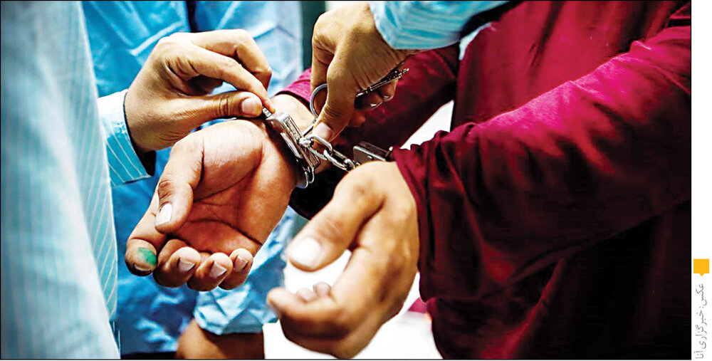 افزایش پزشکان قلابی در کشور / تنها 70 نفر کارشناس ناظر بر مطب ها داریم افزایش پزشکان قلابی در کشور / تنها 70 نفر کارشناس ناظر بر مطب ها داریم