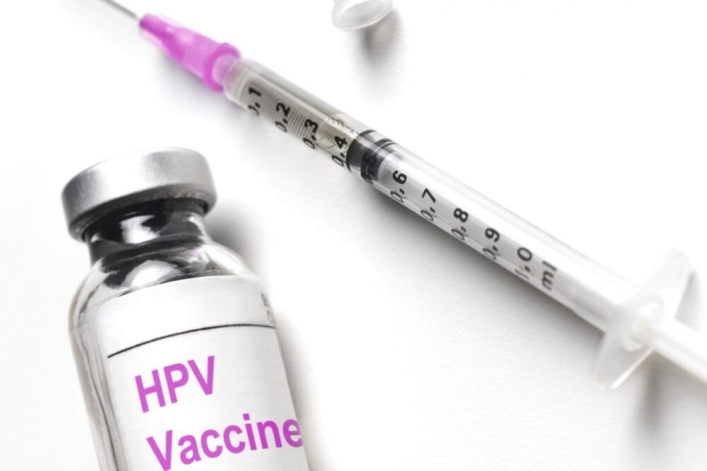 چه سنی برای تزریق واکسن سرطان دهانه رحم مناسب است؟