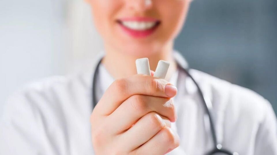 کاهش وزن تضمینی فقط با آدامس جویدن! کاهش وزن تضمینی فقط با آدامس جویدن!