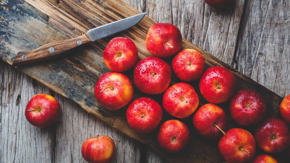 زیاده روی در مصرف سیب چه خطری دارد؟