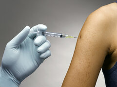افزایش سطح واکسیناسیون برای جلوگیری از ایجاد موج جدید کرونا ضروری است