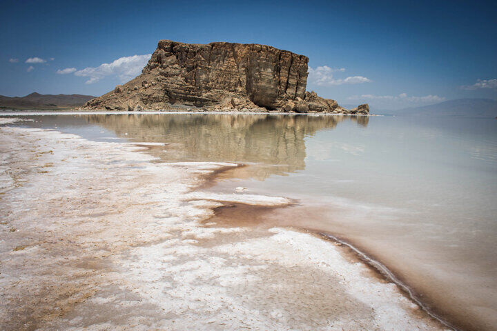 وضعیت دریاچه ارومیه از سال ٩٤ بهتر است