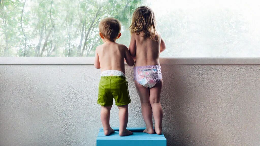 بزرگ شدن با خواهر در مقایسه با برادر چه تأثیری بر شخصیت کودک دارد؟
 بزرگ شدن با خواهر در مقایسه با برادر چه تأثیری بر شخصیت کودک دارد؟