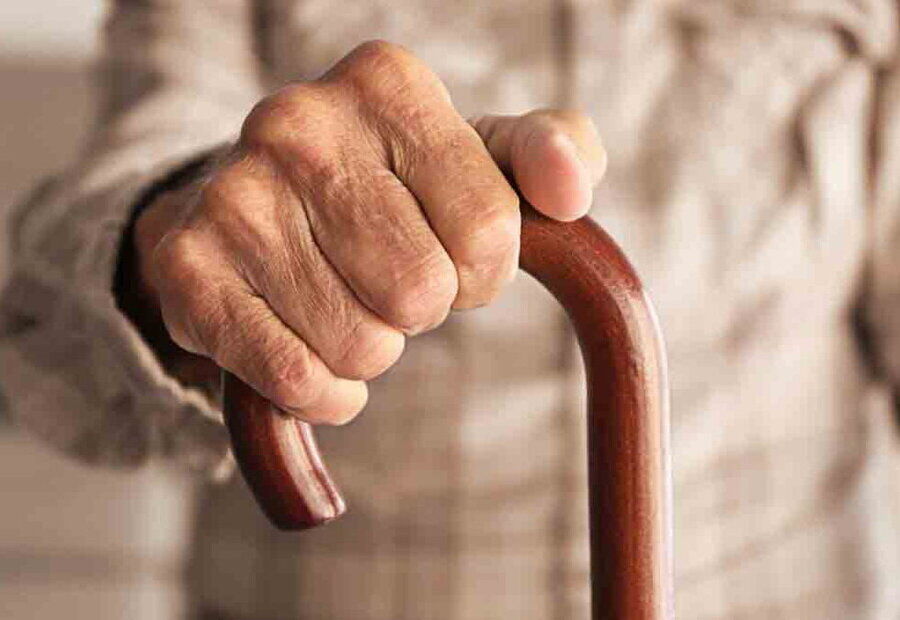 جمعیت ۹ میلیونی سالمندان ایرانی / توقف تربیت متخصص طب سالمندی