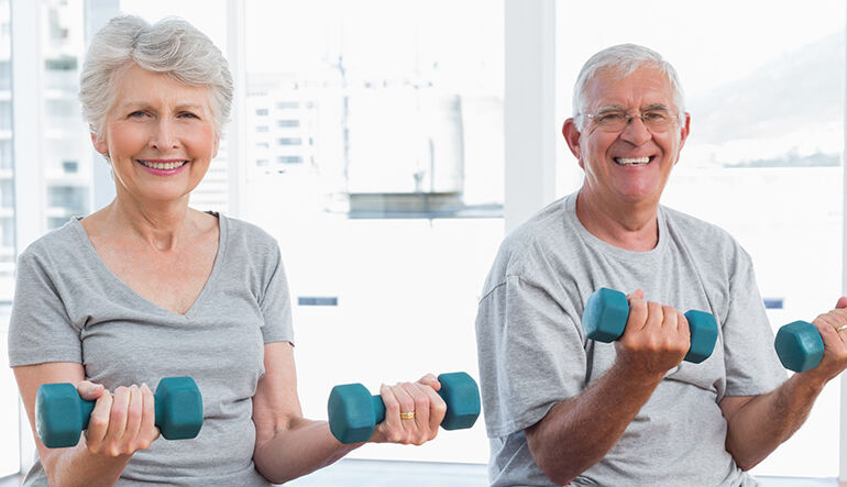  چرا ورزش با وزنه در سن ۶۰ تا ۷۰ سالگی مهم است؟