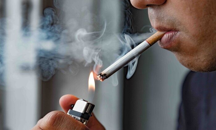 تجارت مرگ با دخانیات در کشور/ کاهش سن افراد سیگاری
