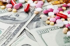 اهمال‌ وزارت بهداشت منجر به کمبود دارو شد/ ۶۰۰ میلیون دلار مواد اولیه دارو در انتظار ترخیص از گمرک!