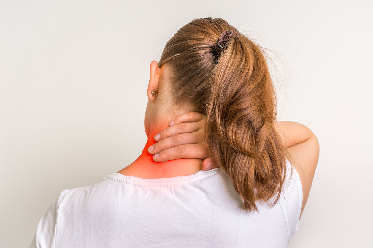 دیسک گردن چه علائمی دارد و راه های درمانی آن چیست؟