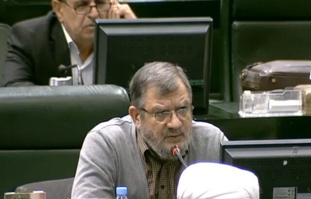 روح الامینی مخالف سرسخت وزیر بهداشت به مجلس راه یافت روح الامینی مخالف سرسخت وزیر بهداشت به مجلس راه یافت