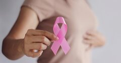علائم سرطان پستان و راههای تشخیص و درمان آن را بشناسید