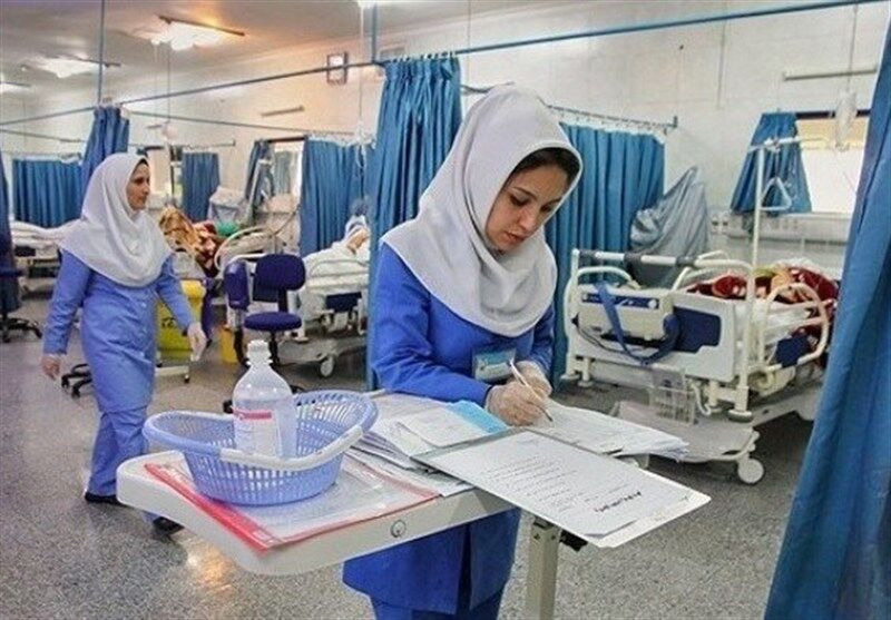 ساعت کار ۲۰ تومانی یا۲۰ دلاری/ پرستاران ایرانی بی‌سروصدا می‌روند