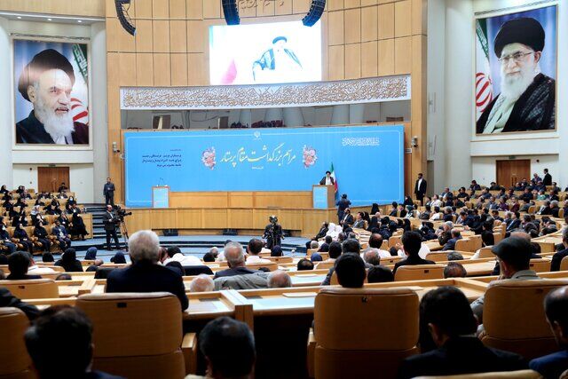 دولت خود را موظف میداند به مشکلات و مطالبات جامعه پرستاری رسیدگی کند دولت خود را موظف میداند به مشکلات و مطالبات جامعه پرستاری رسیدگی کند