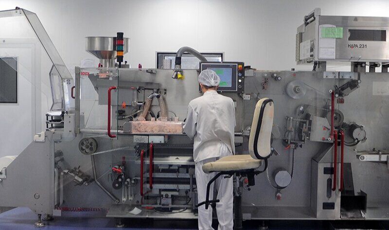 تجهیزات صنایع داروسازی کشور قدیمی شده است/ بودجه کافی در اختیار مراکز تحقیقات دارویی قرار نمیگیرد تجهیزات صنایع داروسازی کشور قدیمی شده است/ بودجه کافی در اختیار مراکز تحقیقات دارویی قرار نمیگیرد