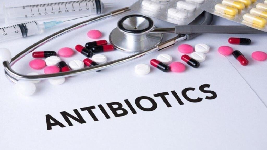 عدم تاثیر بسیاری از آنتی بیوتیک ها در برابر عفونت های شایع کودکی
