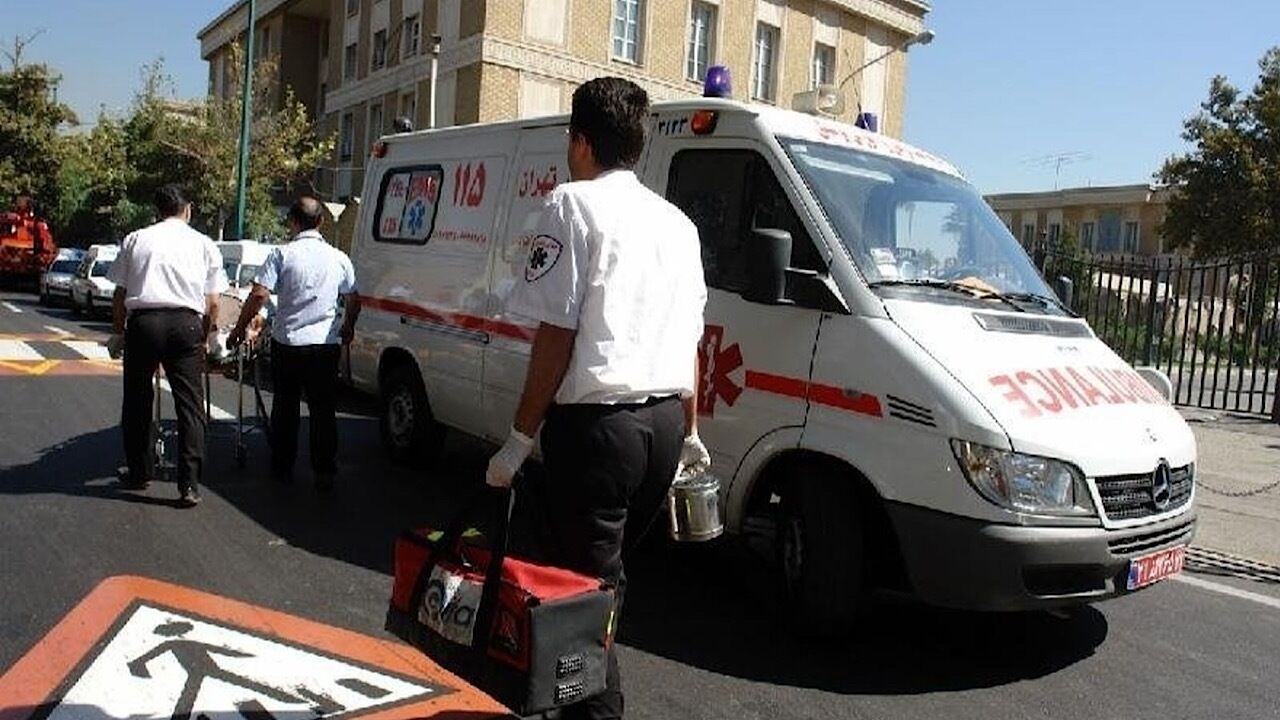 استقرار اورژانس در میادین تهران/آمار مأموریتهای اورژانسی در هوای آلوده استقرار اورژانس در میادین تهران/آمار مأموریتهای اورژانسی در هوای آلوده