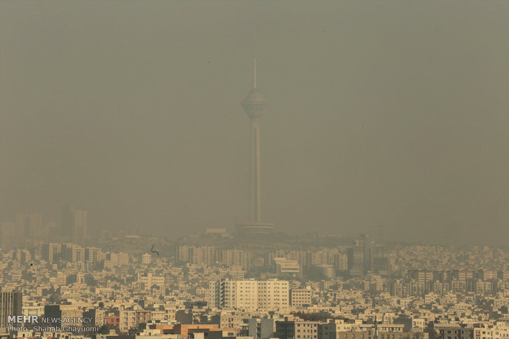 وضعیت هوای تهران ۱۴۰۲/۰۴/۲۶؛ تداوم تنفس هوای "آلوده"