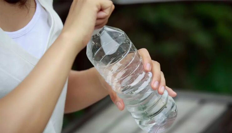 آیا استفاده دوباره از بطری‌های آب خطرناک است؟