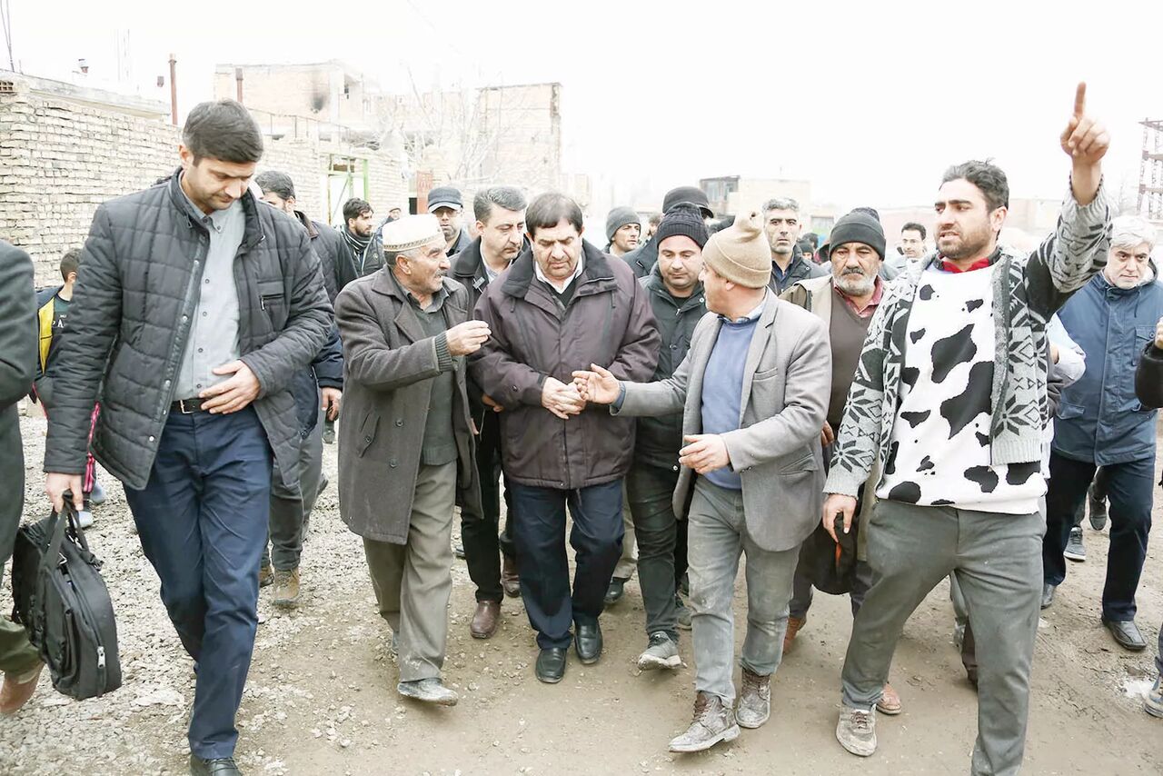 کمبود نان و ترس از تکرار زلزله کمبود نان و ترس از تکرار زلزله