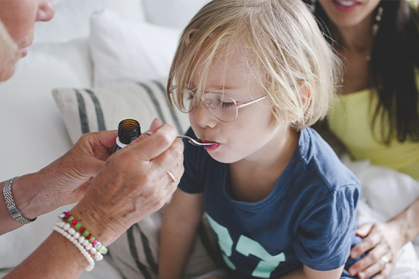 علائم آلرژی در کودکان چیست و چگونه کاهش مییابد؟