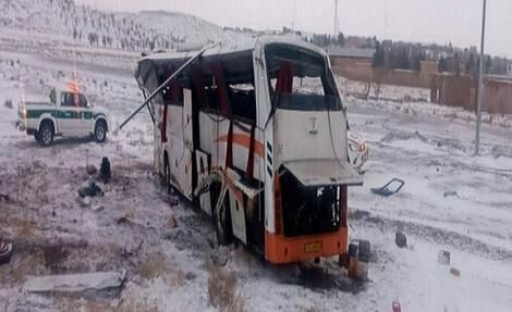 واژگونی اتوبوس اسکانیا در جاده تربت حیدریه ـ مشهد با ۳۲ مصدوم/ حال ۲ نفر وخیم است 
