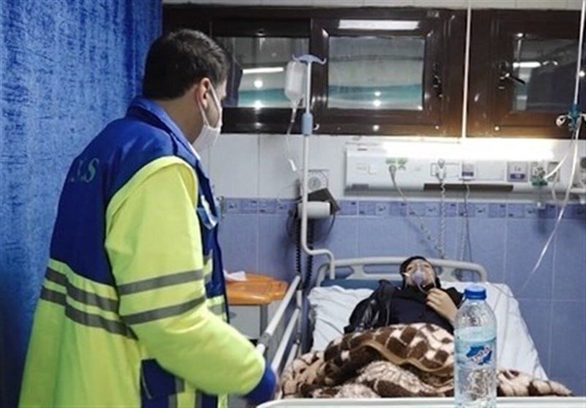 مسمومیت تعدادی دانش‌آموز در یکی از مدارس شیراز/ انتقال ۱۱ دانش آموز یک مدرسه بندرعباس به بیمارستان/ انتقال ۹ دانش آموز اسفراینی به بیمارستان
