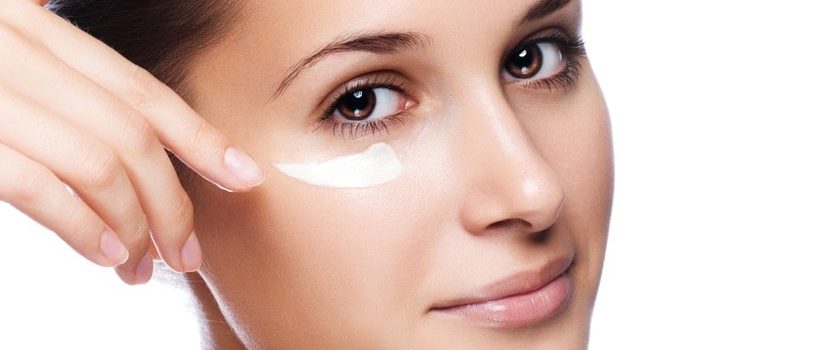 چرا باید از کرم دور چشم استفاده کنیم؟