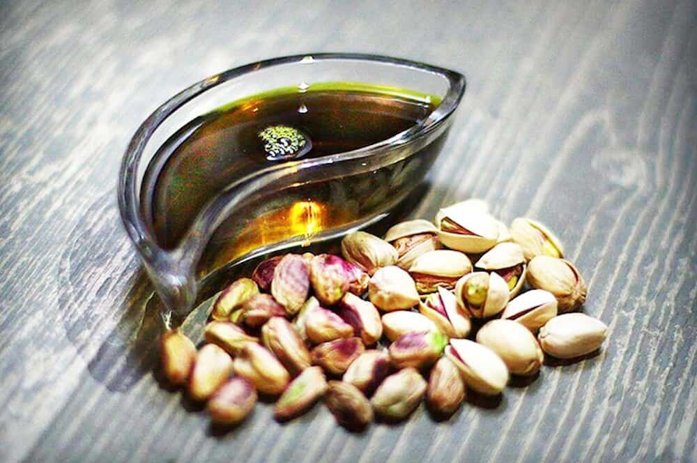 فواید جالب روغن پسته برای بدن