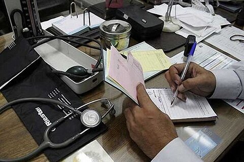 هدیه بدِ دولت به جامعه پزشکی: افزایش تعرفه ها از جیب پزشکان و مردم