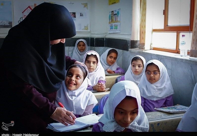 خبر جدید از رتبه بندی معلمان/ معلمان معترض به یک رتبه بالاتر ارتقا یافتند خبر جدید از رتبه بندی معلمان/ معلمان معترض به یک رتبه بالاتر ارتقا یافتند