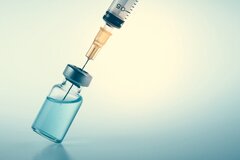 توزیع واکسن مننژیت حجاج از اردیبهشت ماه/ محموله‌های دارویی در حال تکمیل جهت ارسال به عربستان