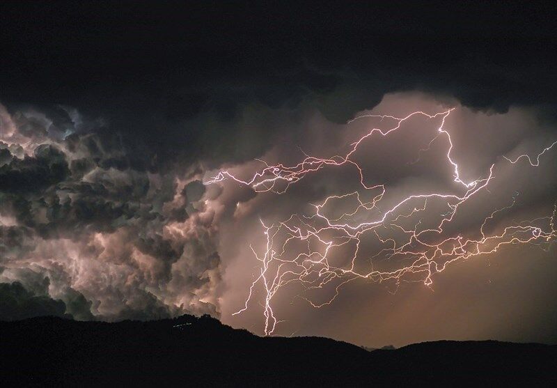 رگبار و رعدوبرق در بیشتر استانها رگبار و رعدوبرق در بیشتر استانها