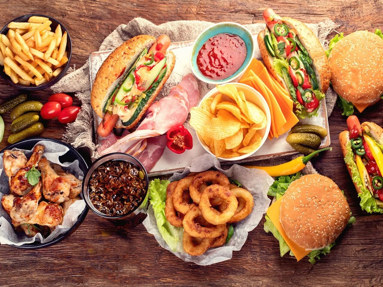 تغذیه بد خطر ابتلا به سرطان را افزایش می دهد تغذیه بد خطر ابتلا به سرطان را افزایش می دهد