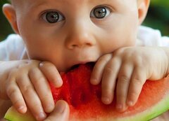 نکات مهم درباره دادن هندوانه به کودک