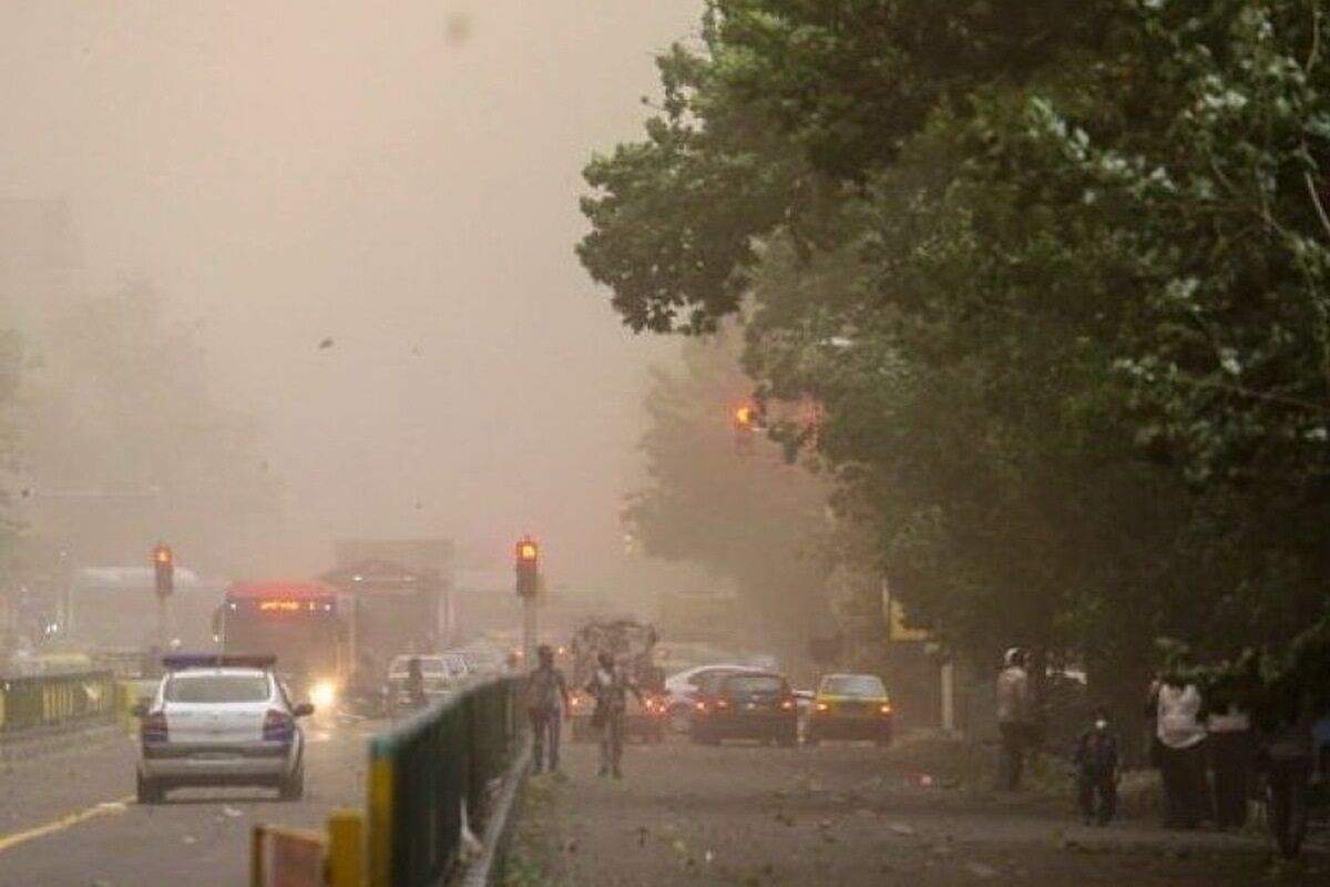 هشدار به تهرانیها؛ تندباد در راه پایتخت هشدار به تهرانیها؛ تندباد در راه پایتخت