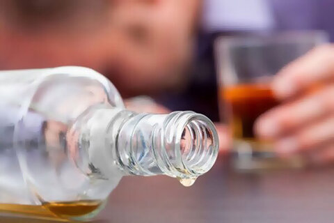 این علائم نشان می‌دهد که مشروب تقلبی مصرف کرده‌اید
